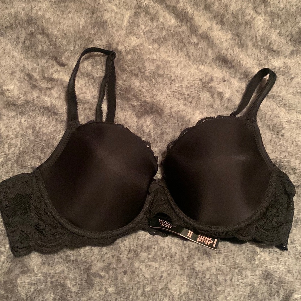 Black VS Bra